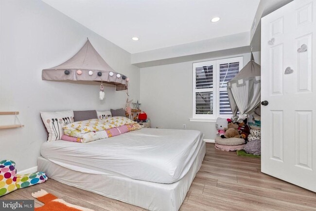 Building Photo - 703 Mountainview Dr