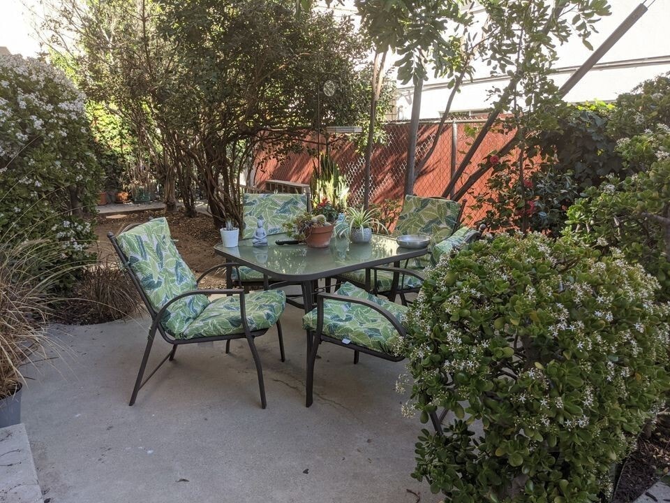 Building Photo - 422 S Willaman Dr