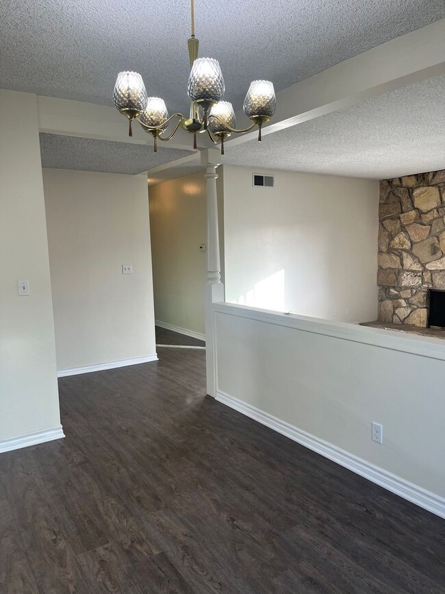 Building Photo - Beautiful 4 Bedroom Home in Huntington Beach