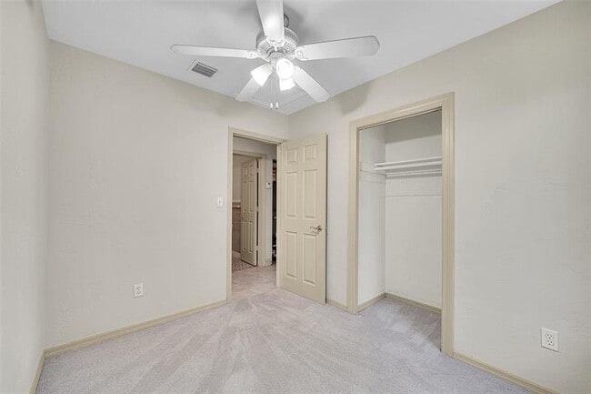 Building Photo - 257 NE 45th Ct