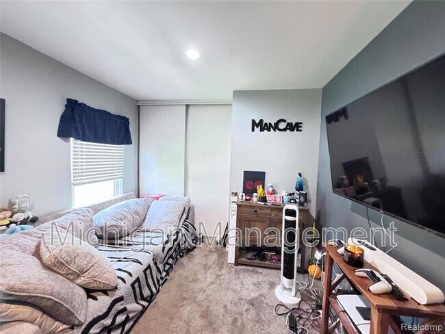 Building Photo - 5203 Forestdale Ct
