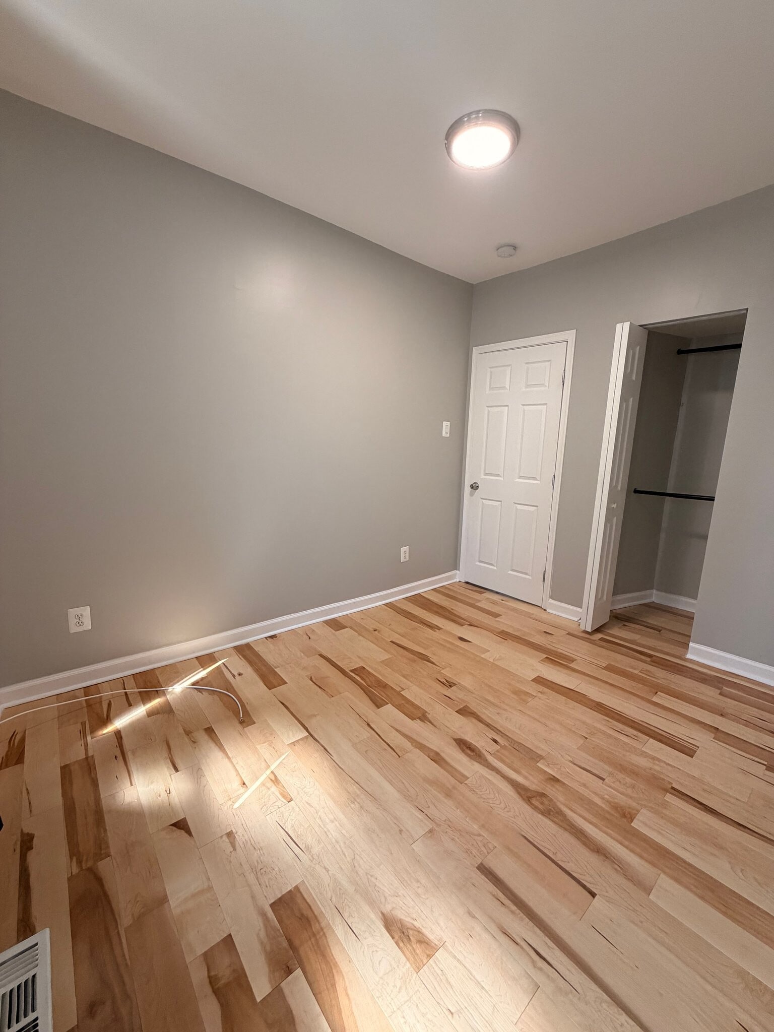 Building Photo - 740 Hobart Pl NW