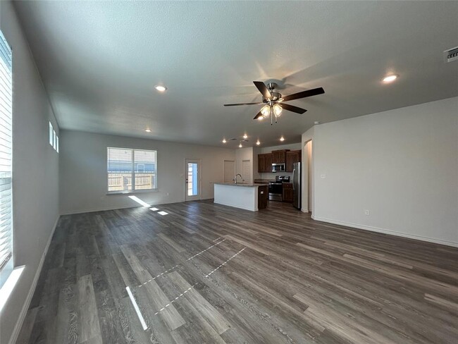 Building Photo - 866 Freedom Cir