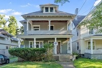Building Photo - 129 Victoria Pl