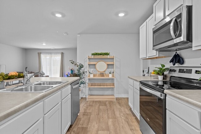 Building Photo - 402 Folkstone Rd