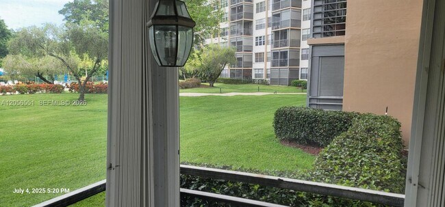 Building Photo - 1300 St Charles Pl