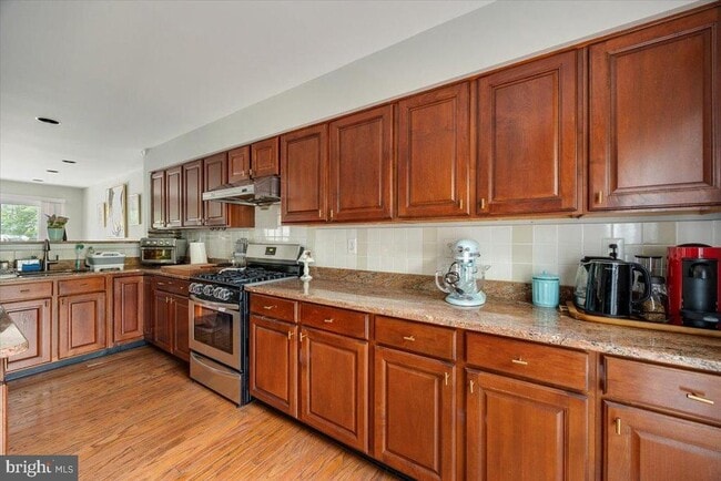 Building Photo - 614 Bollen Ct