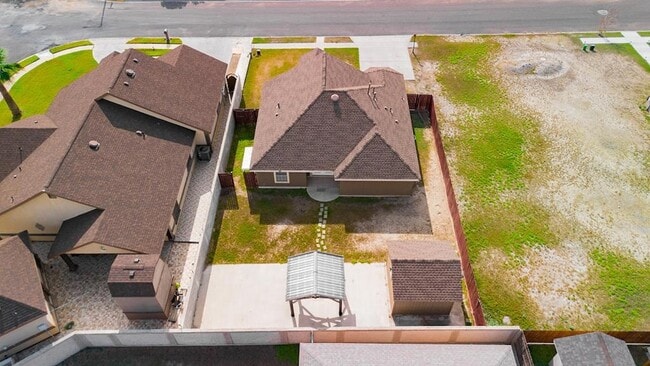 Building Photo - 2677 Fox Cove Drive