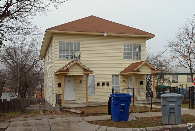 Primary Photo - 507 Lancaster Ave