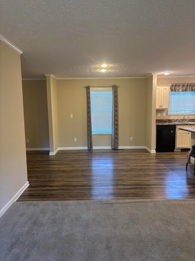 Building Photo - 205 Joy Rd