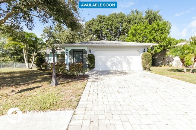 Building Photo - 5801 Pauma Pl