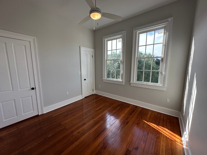 Back Bedroom (with Ensuite Bathroom) - 5520 Loyola Ave