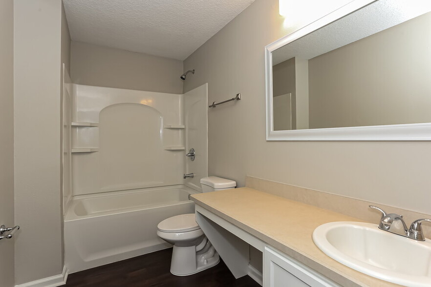 Building Photo - 75245 Ravenwood Dr