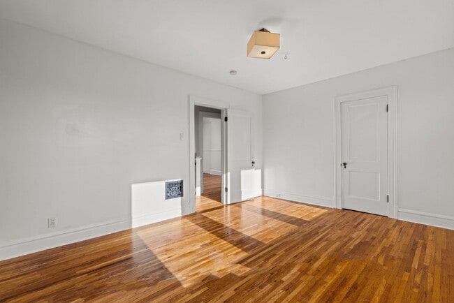 Building Photo - Gardener's Dream! 3-Bedroom, 1.5-Bath Home, Steps away from Tower Grove Park