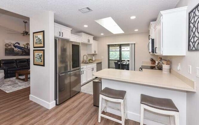 Building Photo - 2413 SE Wishbone Rd