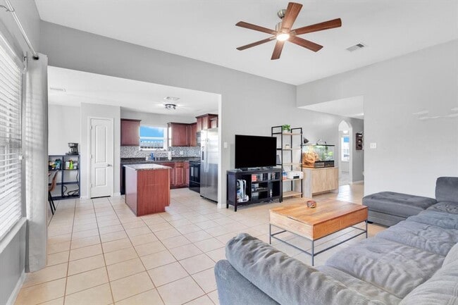 Building Photo - 316 Shoshone Ridge Dr