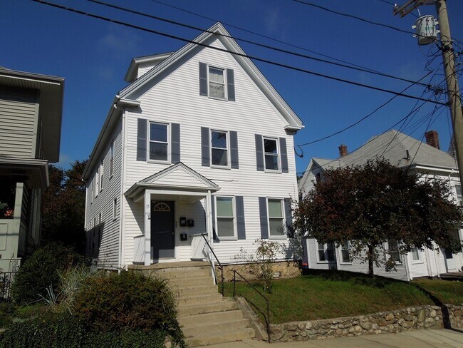 Primary Photo - 15 Clyfton St