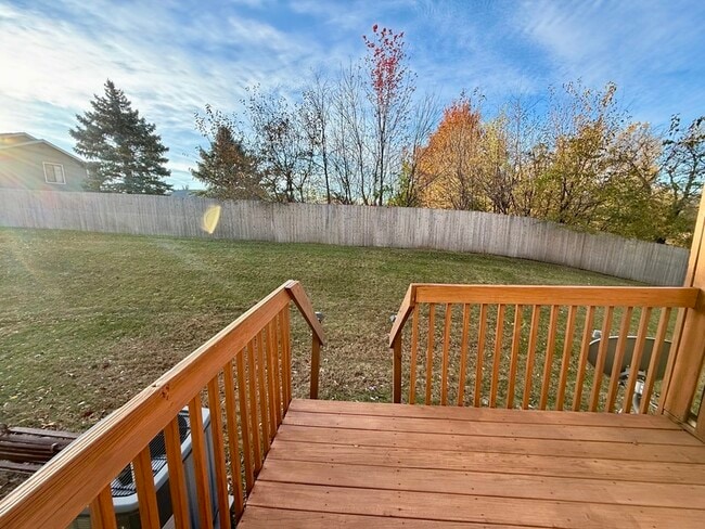 Building Photo - 721 Broderick Dr NE