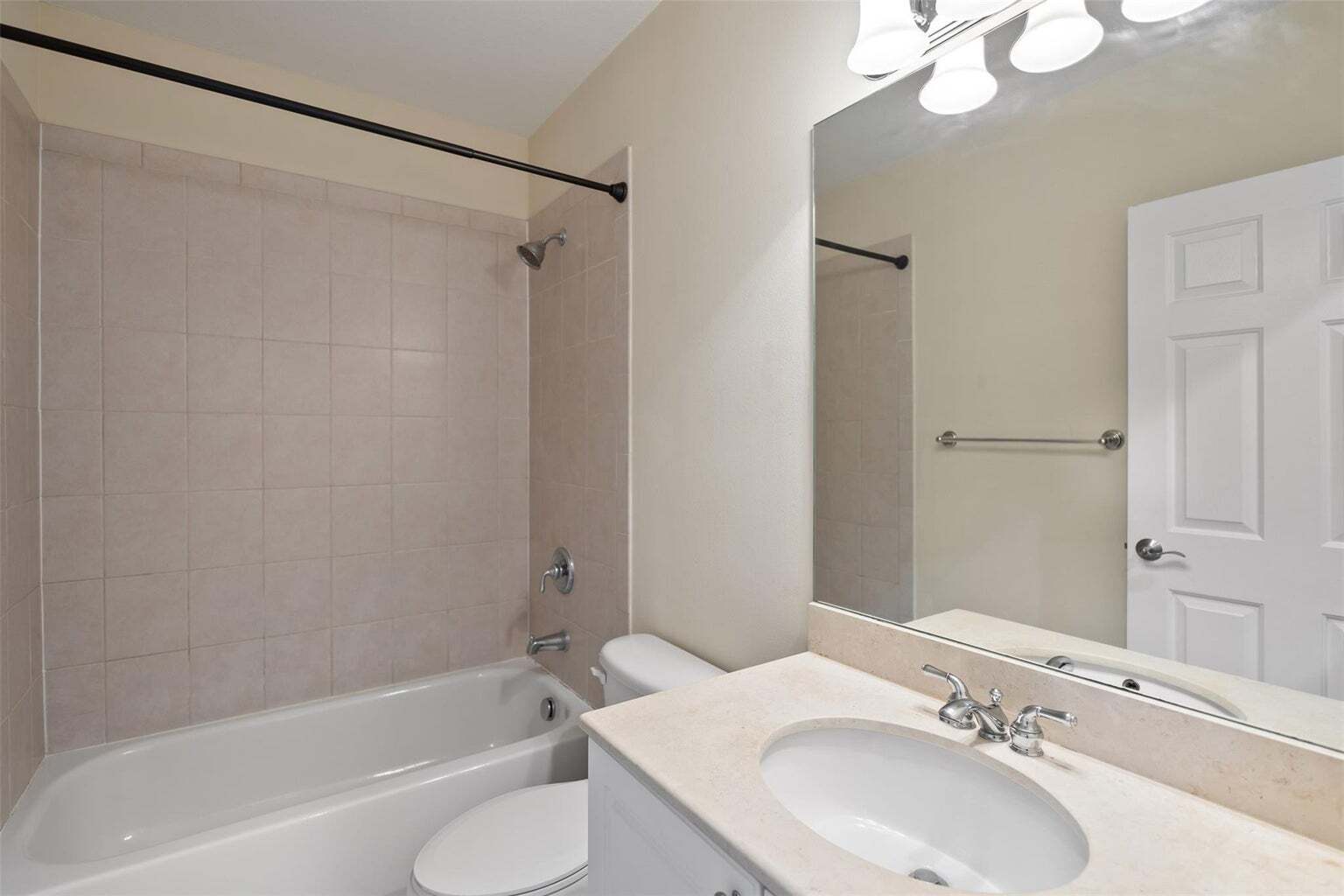 Building Photo - 6094 Live Oak Ct