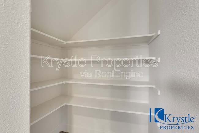 Building Photo - 6335 Newhaven Ln