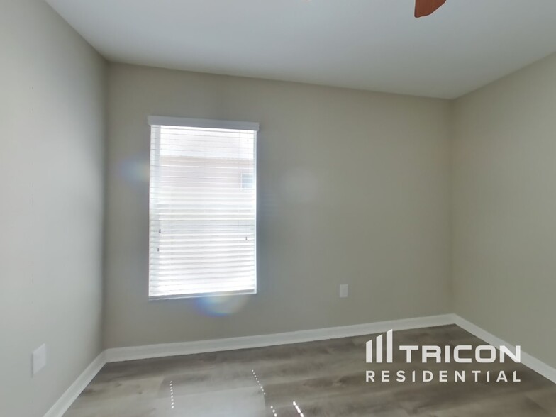 Building Photo - 10242 Strawberry Tetra Dr