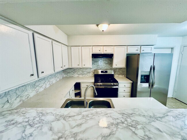 Building Photo - 5810 Twisted Pine Ct