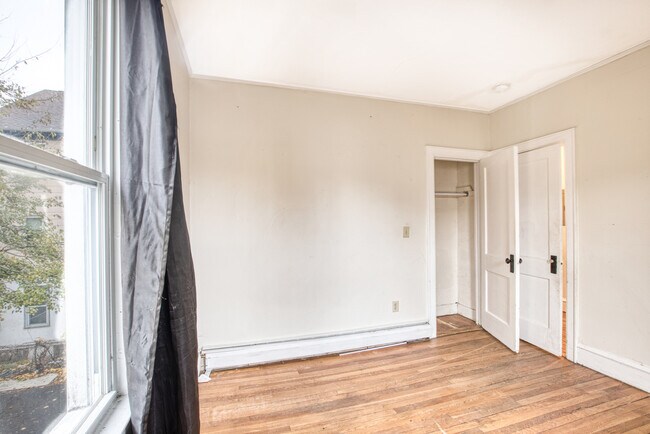 Building Photo - 429 New Britain Ave