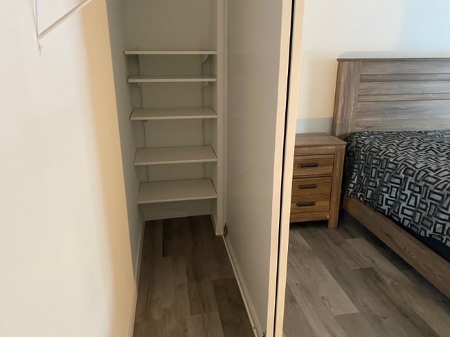 Building Photo - 2225 S Jasmine St