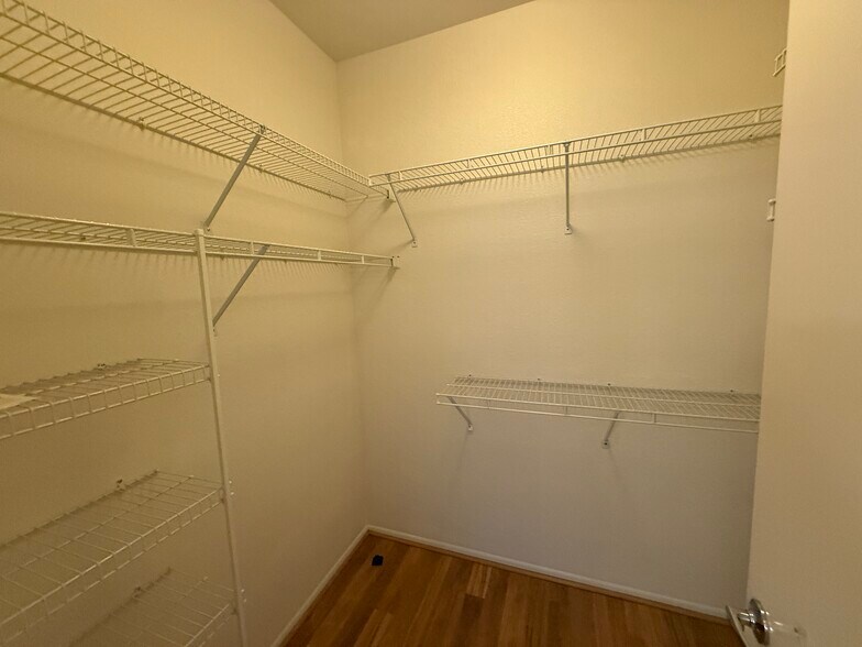 Building Photo - 21735 N Limousine Dr