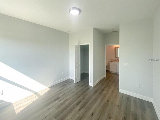 Building Photo - 8456 Dinnano St