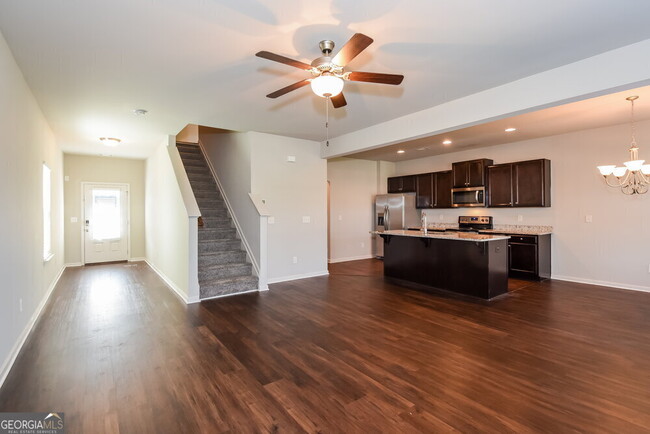 Building Photo - 123 Fern Walk