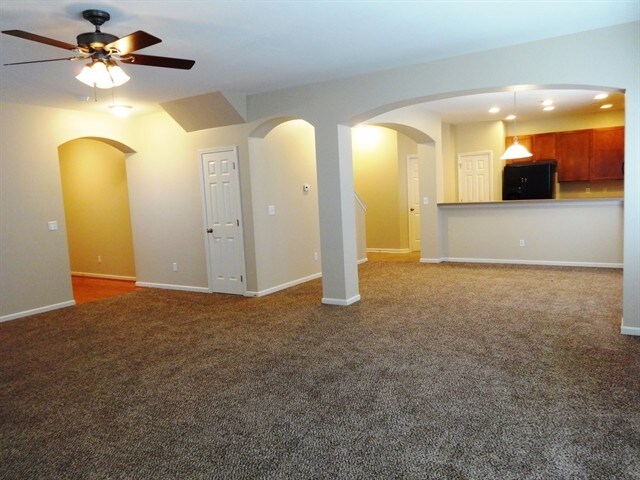 Building Photo - 114 Summer View Road