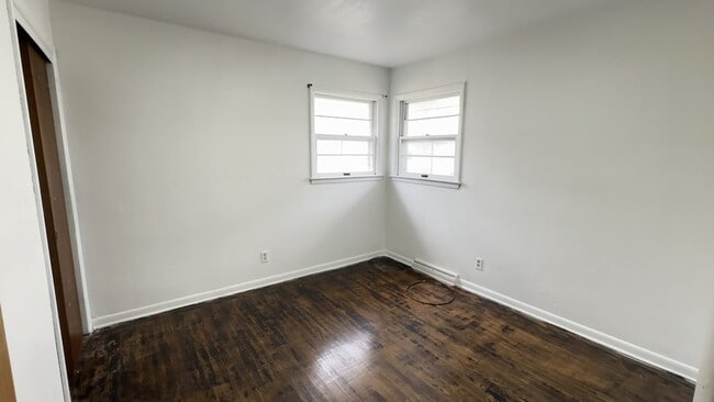 Building Photo - 3535 Robey Ave