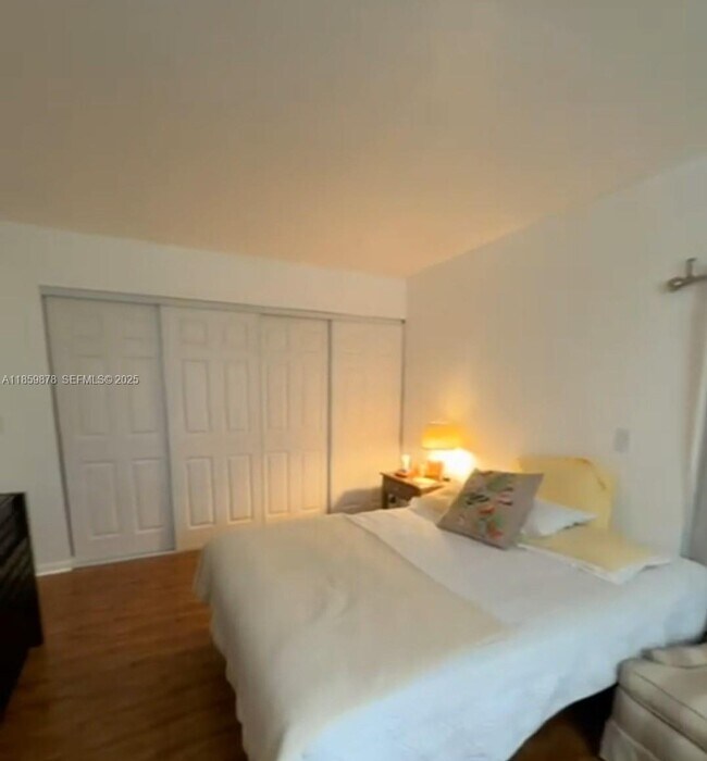 Building Photo - 303 Burgundy G