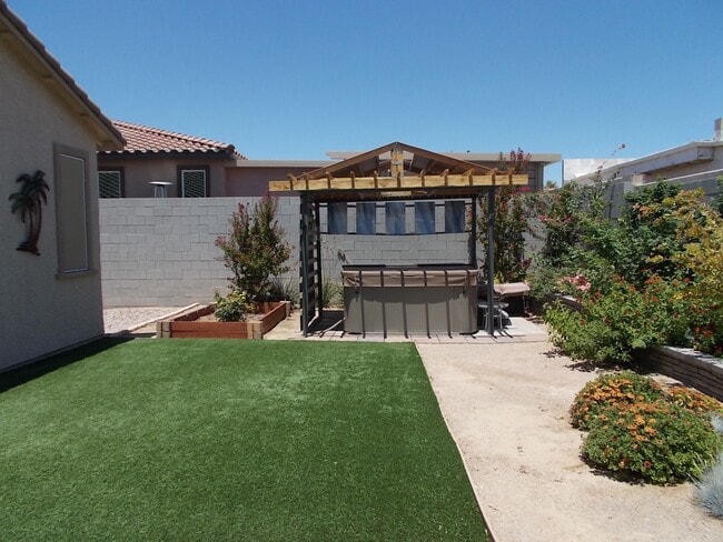 Building Photo - 1401 Cattail Falls St