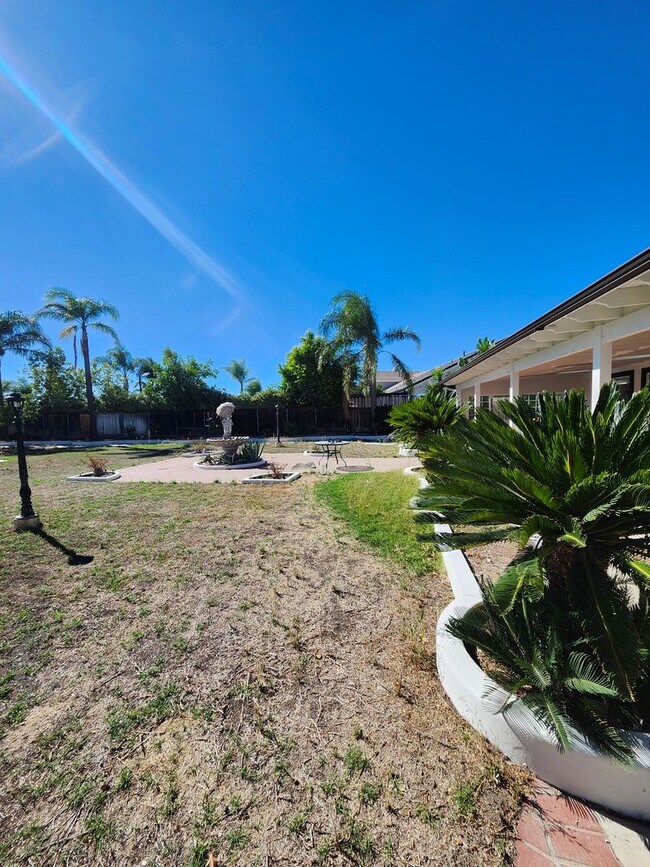 Building Photo - Beautiful two-story home located in the he...