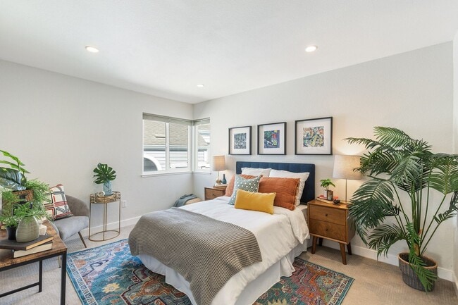 Building Photo - Spacious Alameda Brittany Bay Landing Town...