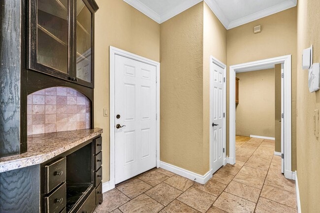 Building Photo - 404 NW 76th- Hot new listing!