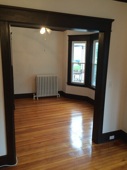 Building Photo - 372 Morris St