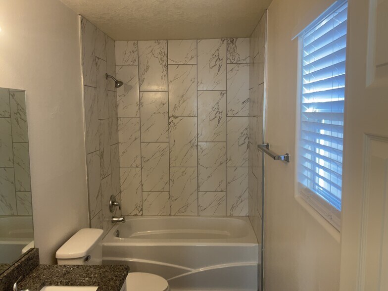 Building Photo - 1452 Penasco Rd NE