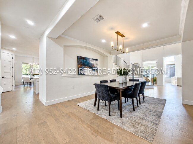 Building Photo - 1750 Greenwood Ct