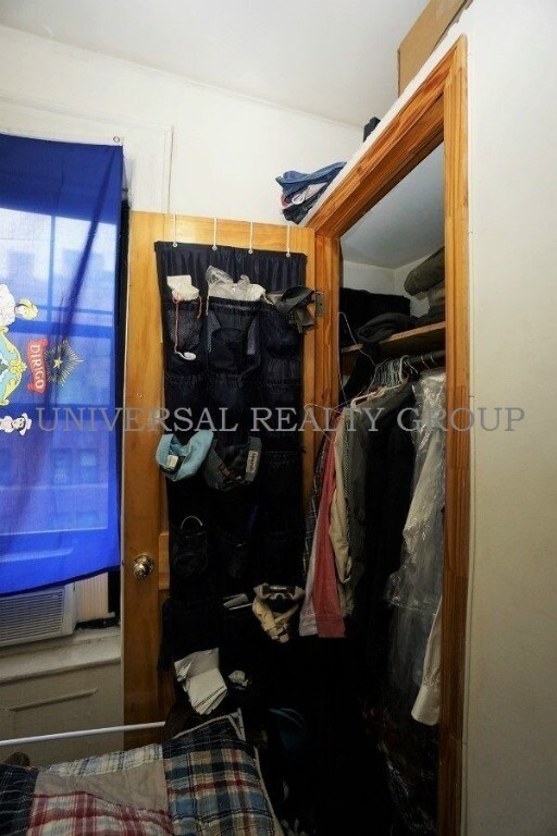 Building Photo - 244 E 21st St