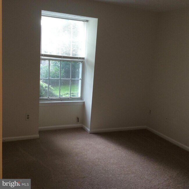 Building Photo - 17050 Capri Ln