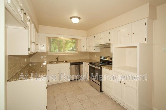 Building Photo - 7729 S 70th E Ave