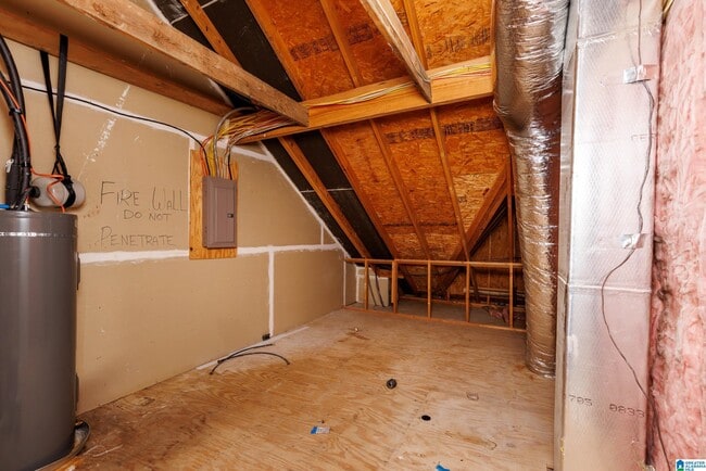 Building Photo - 2348 Ridgemont Dr