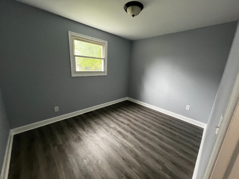 Building Photo - 220 Locust Ln