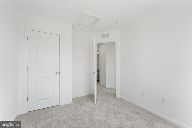 Building Photo - 505 Fontana Cir