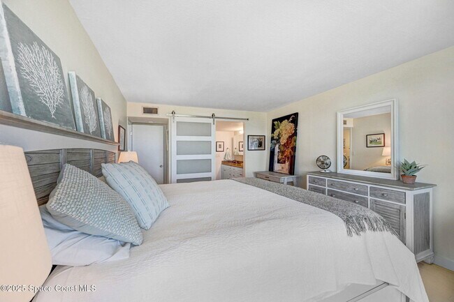 Building Photo - 1101 S Miramar Ave