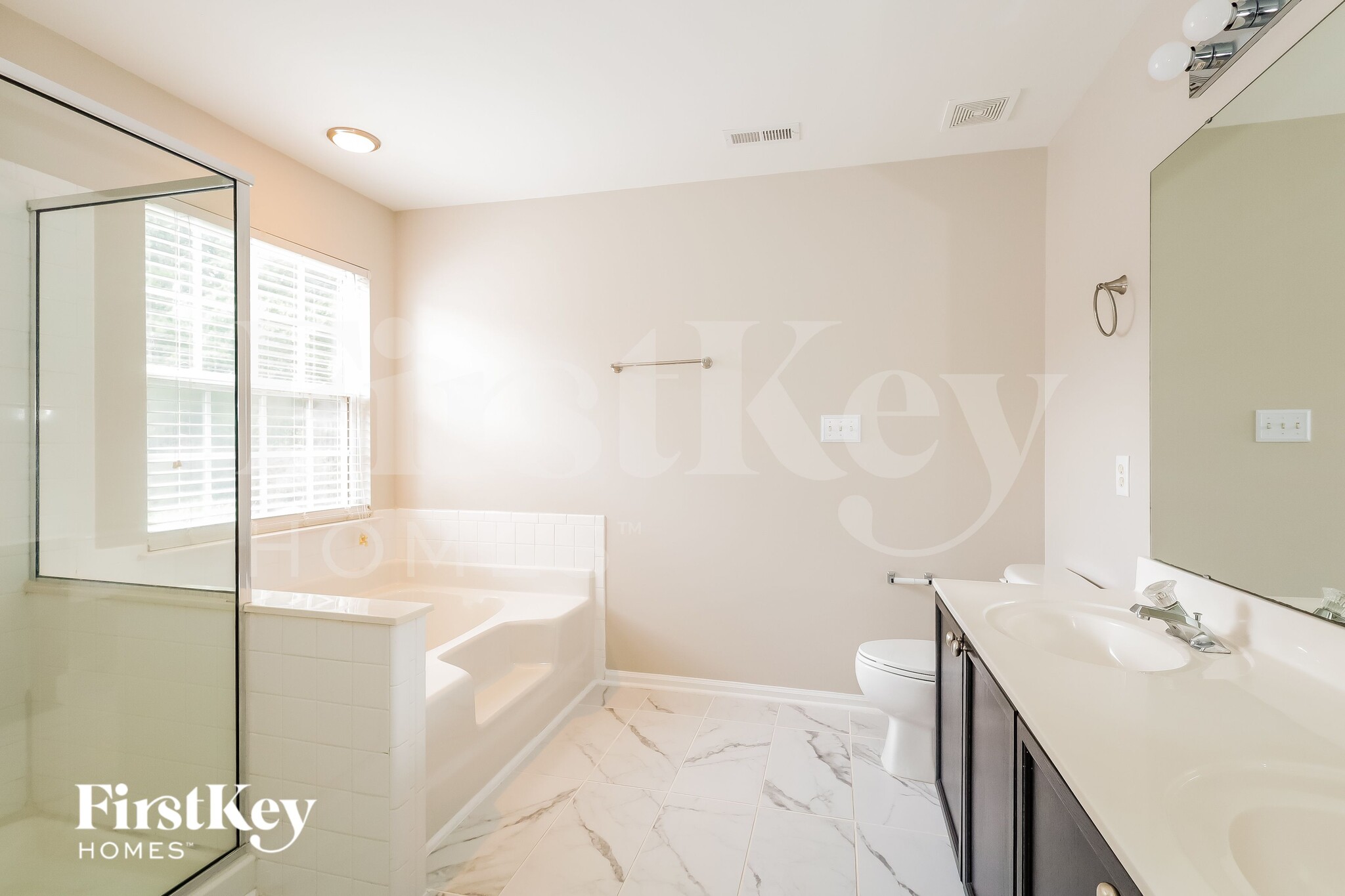 Building Photo - 2108 Pineapple Ct