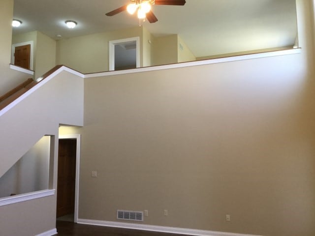 Building Photo - 1072 Oxford Dr N
